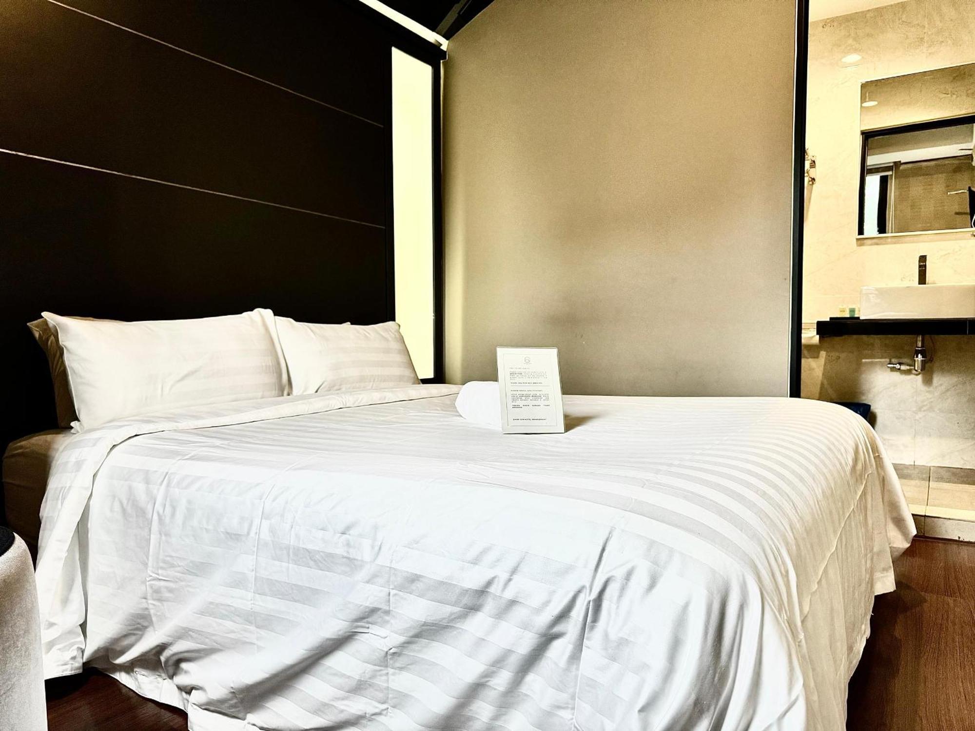 Chariton Hotel Nusa Bestari Джохор Бахру Екстериор снимка