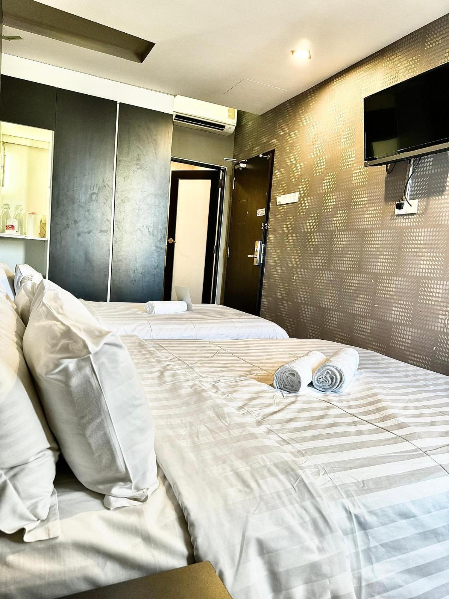 Chariton Hotel Nusa Bestari Джохор Бахру Екстериор снимка