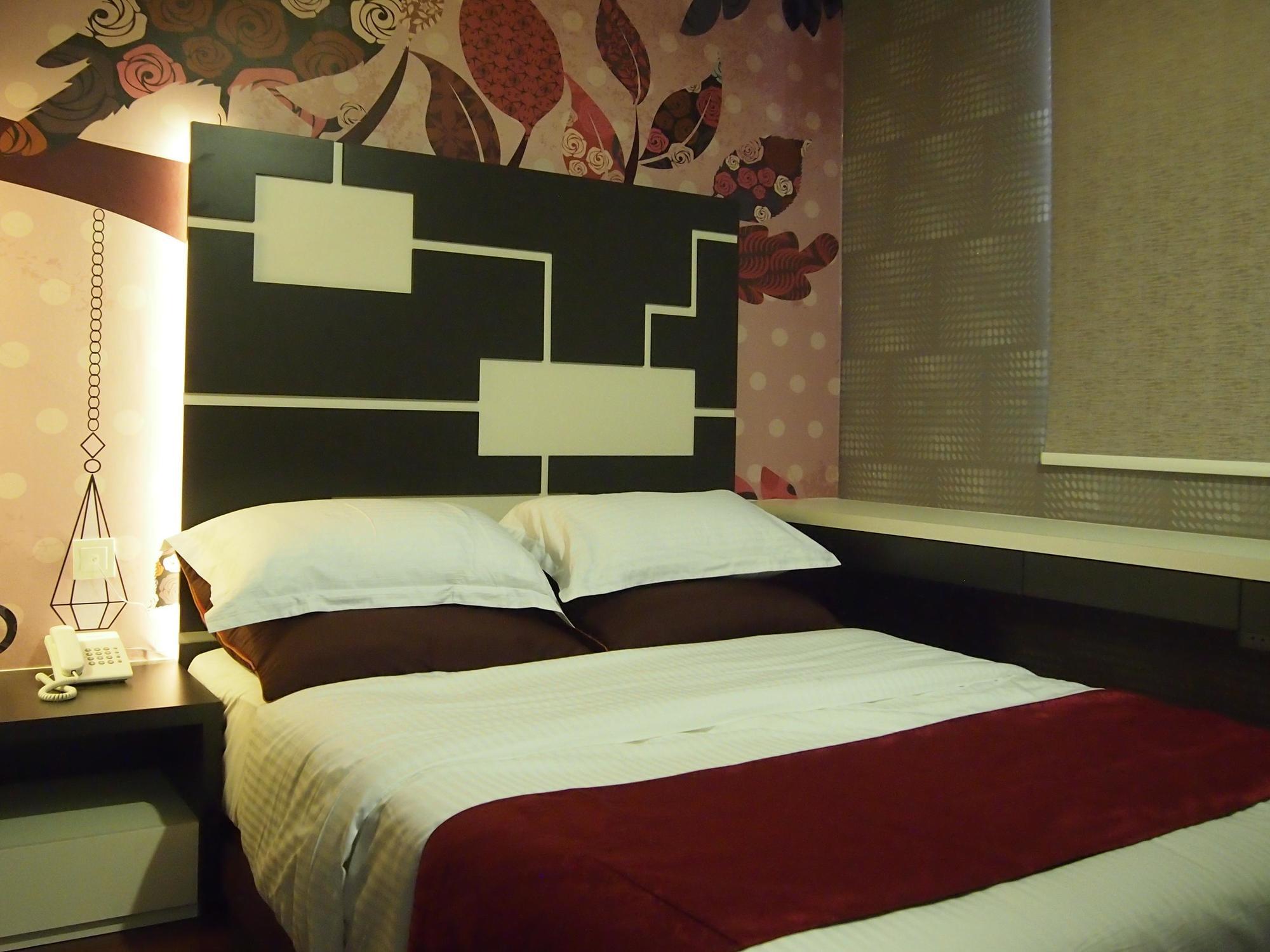 Chariton Hotel Nusa Bestari Джохор Бахру Екстериор снимка
