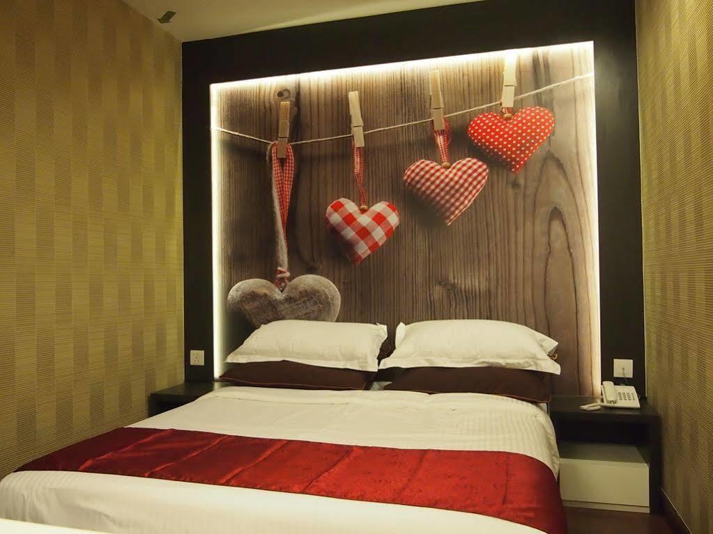 Chariton Hotel Nusa Bestari Джохор Бахру Екстериор снимка