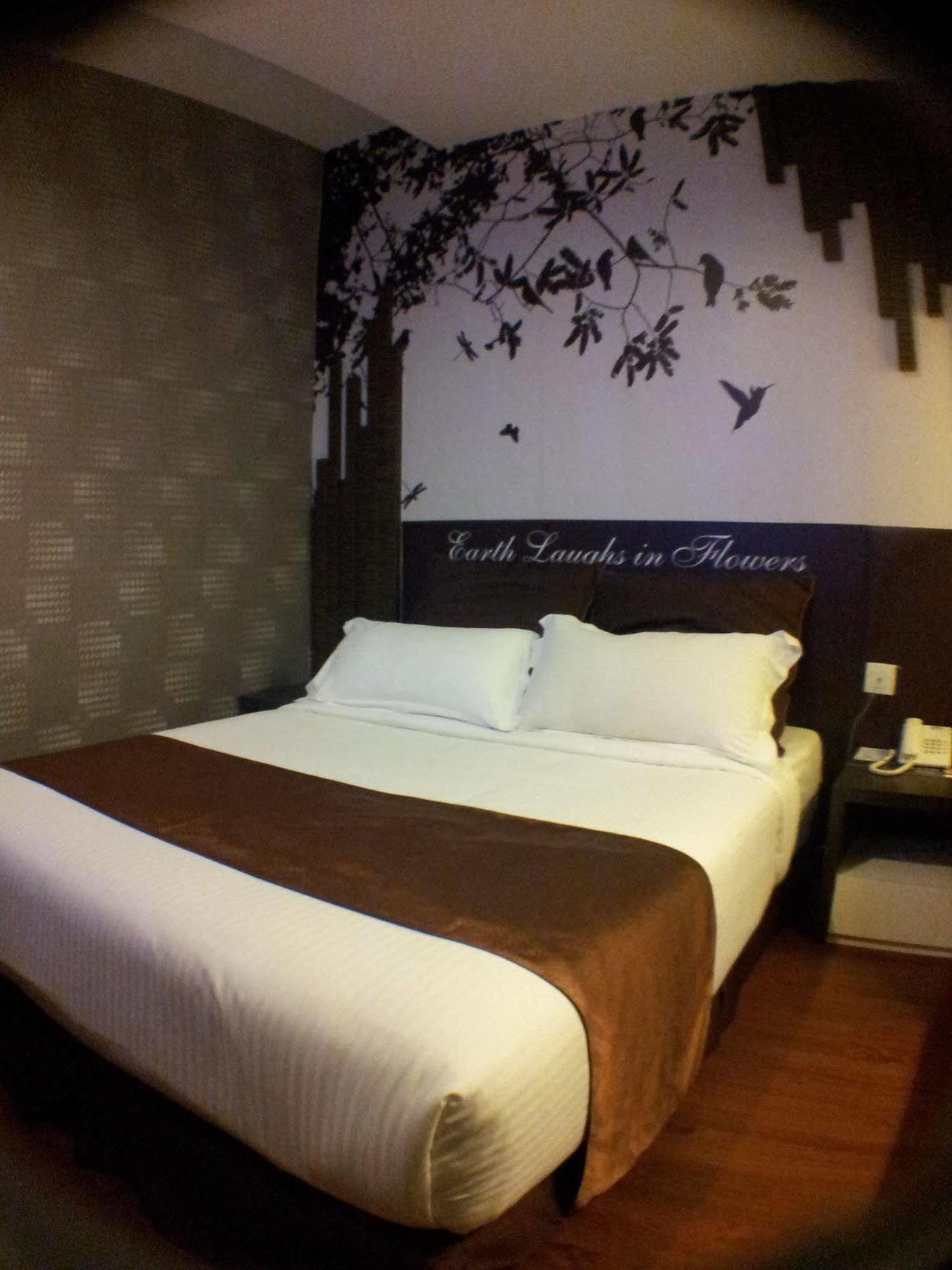 Chariton Hotel Nusa Bestari Джохор Бахру Екстериор снимка