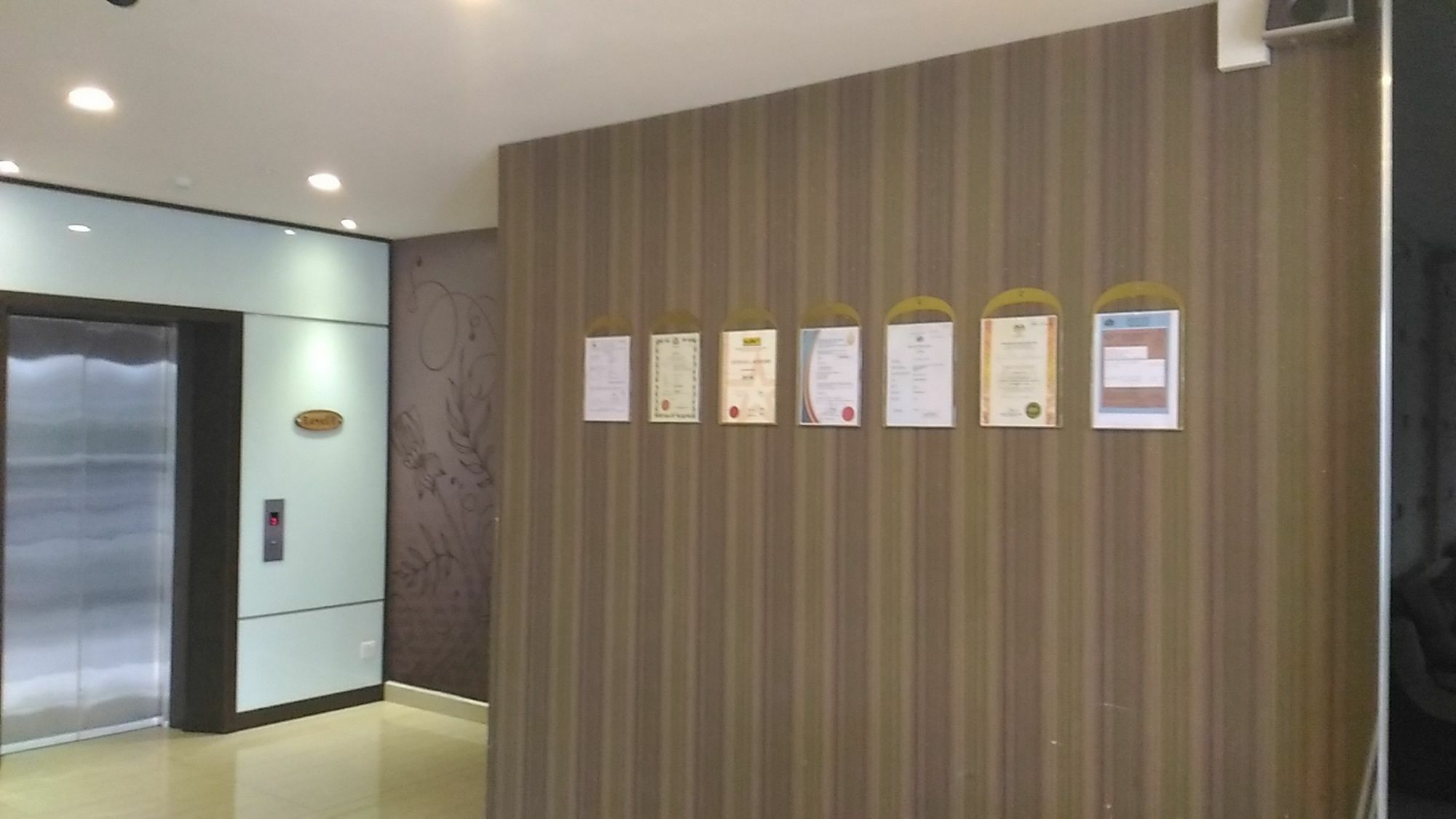 Chariton Hotel Nusa Bestari Джохор Бахру Екстериор снимка
